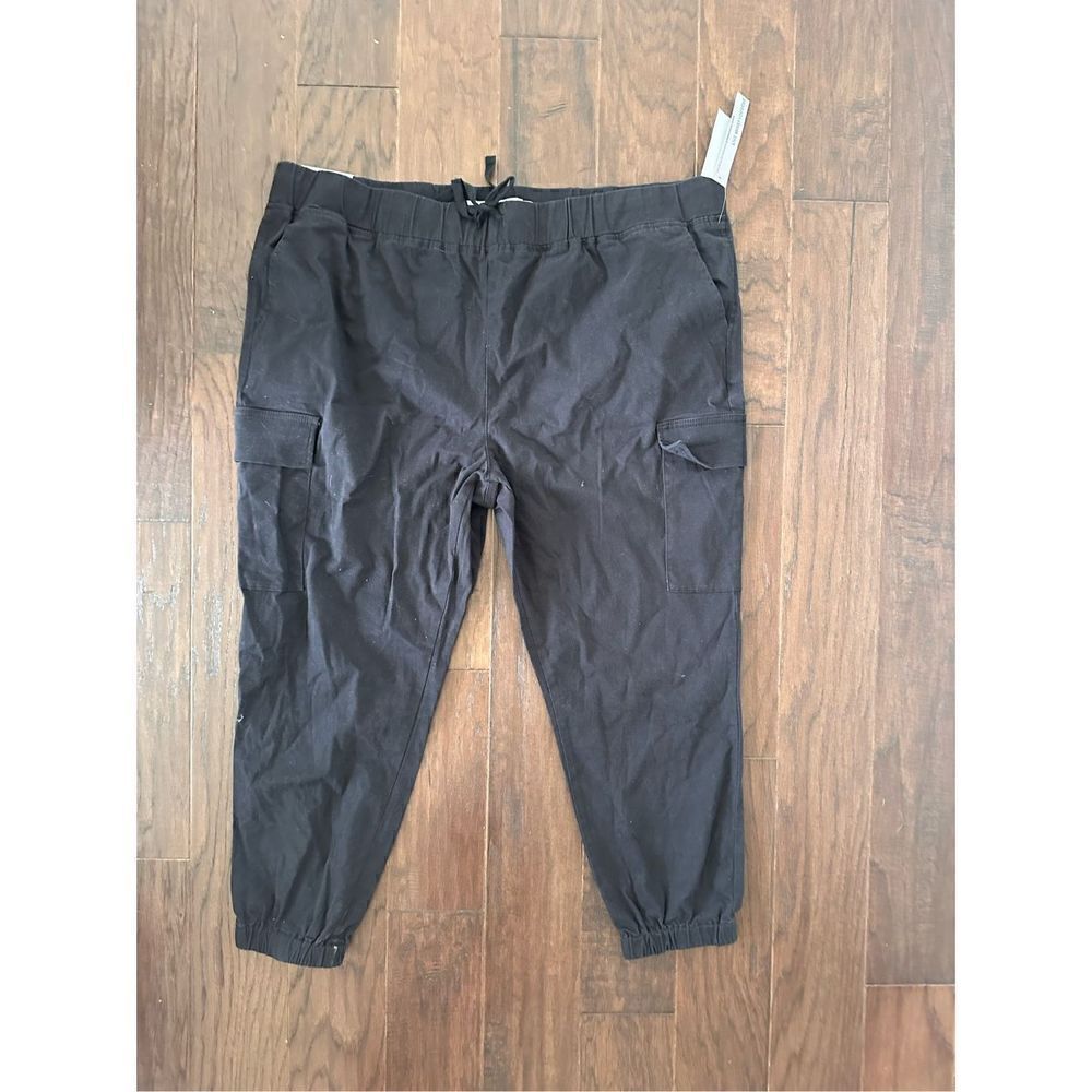 NWT Tinseltown Black  Cropped Cargo Pants 3X